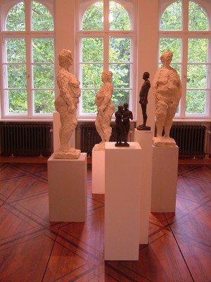 Galerie-Ostraum mit Spitzer.JPG